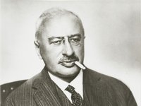Theodor Wolff mit Zigarette Theodor Wolff mit Zigarette