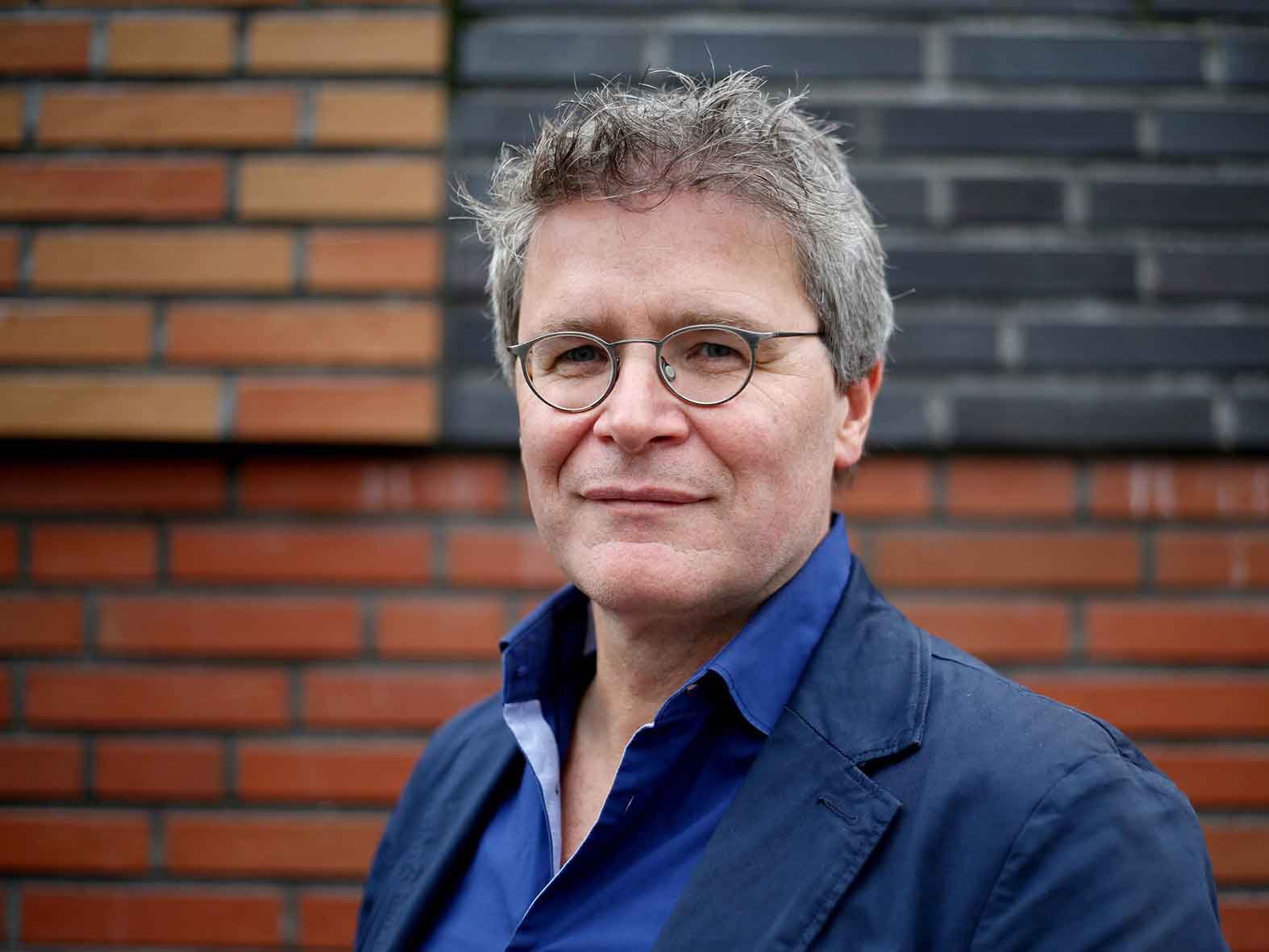 Portraitfoto von Peter Dausend