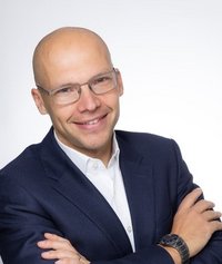 Porträtfoto Carsten Groß