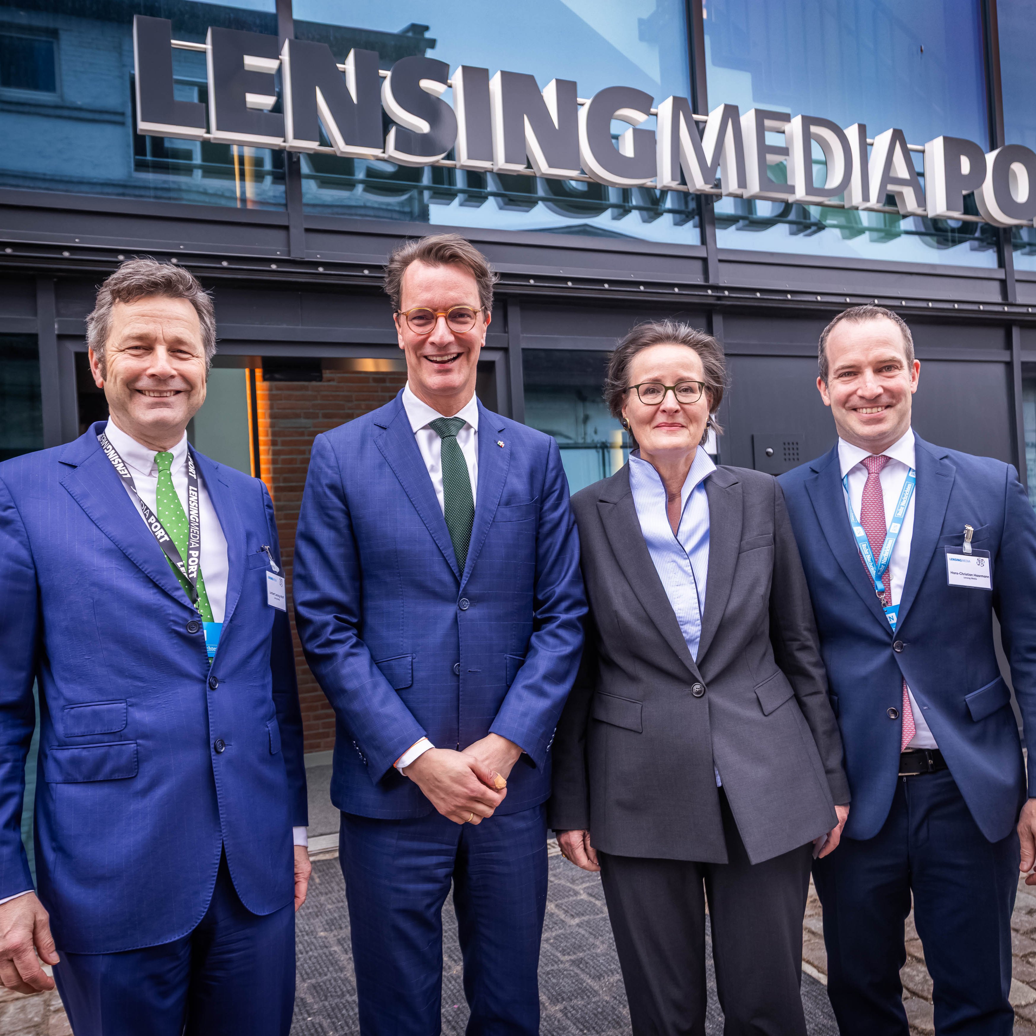Gruppenfoto Lambert Lensing-Wolff, Ministerpräsident Hendrik Wüst, Anja Pasquay, Hans Christian Haarmann
