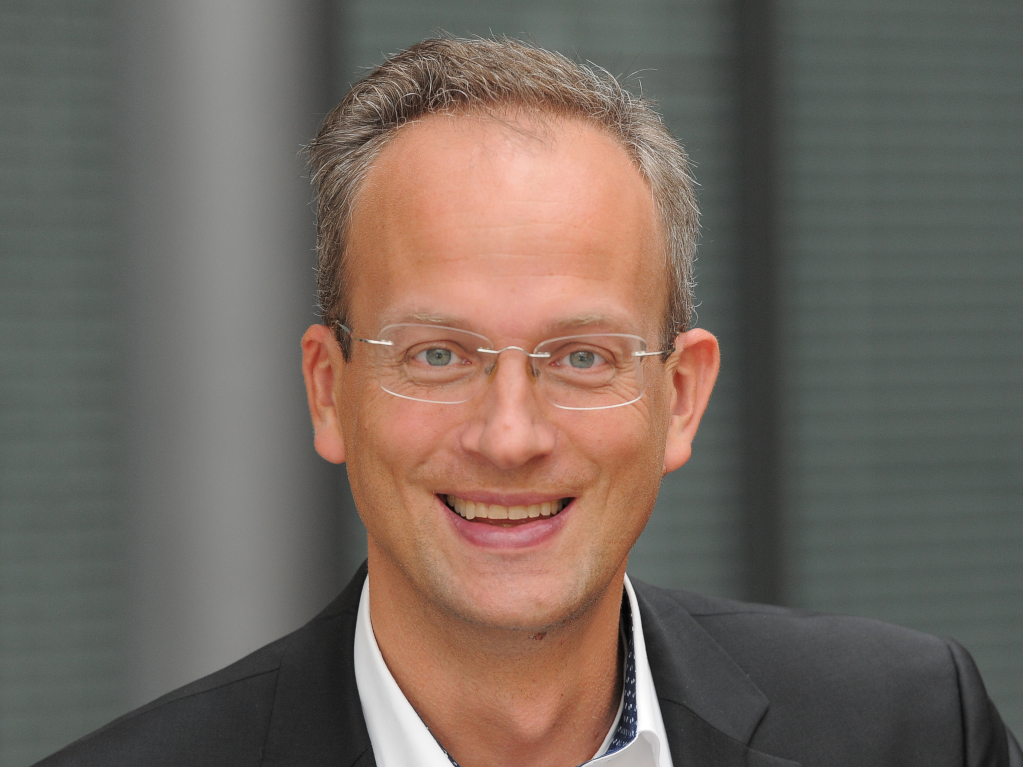Dr. Thorsten Schmiege