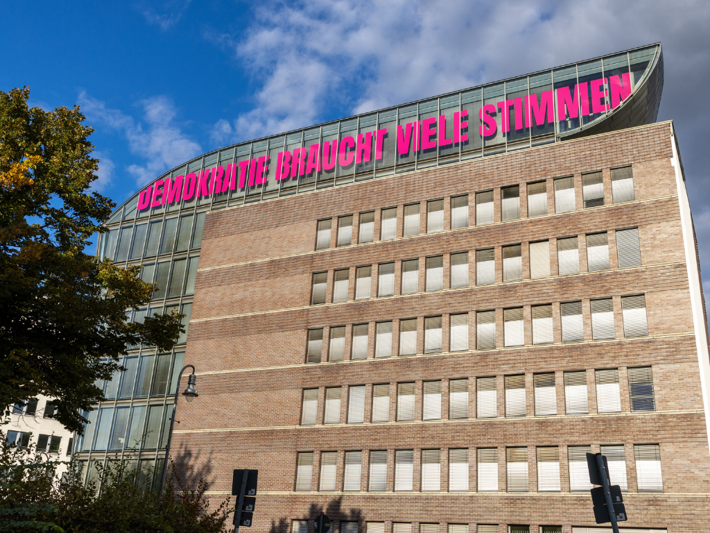 HdP mit beklebter Fassade