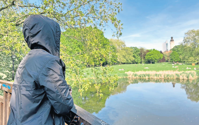 Frau am See